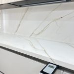 Proyecto de cocina a medida con encimera de inducción invisible Cooking Surface 1