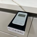 Proyecto de cocina a medida con encimera de inducción invisible Cooking Surface 0