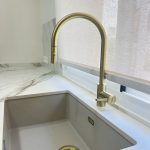 Proyecto de cocina a medida con encimera de inducción invisible Cooking Surface 5